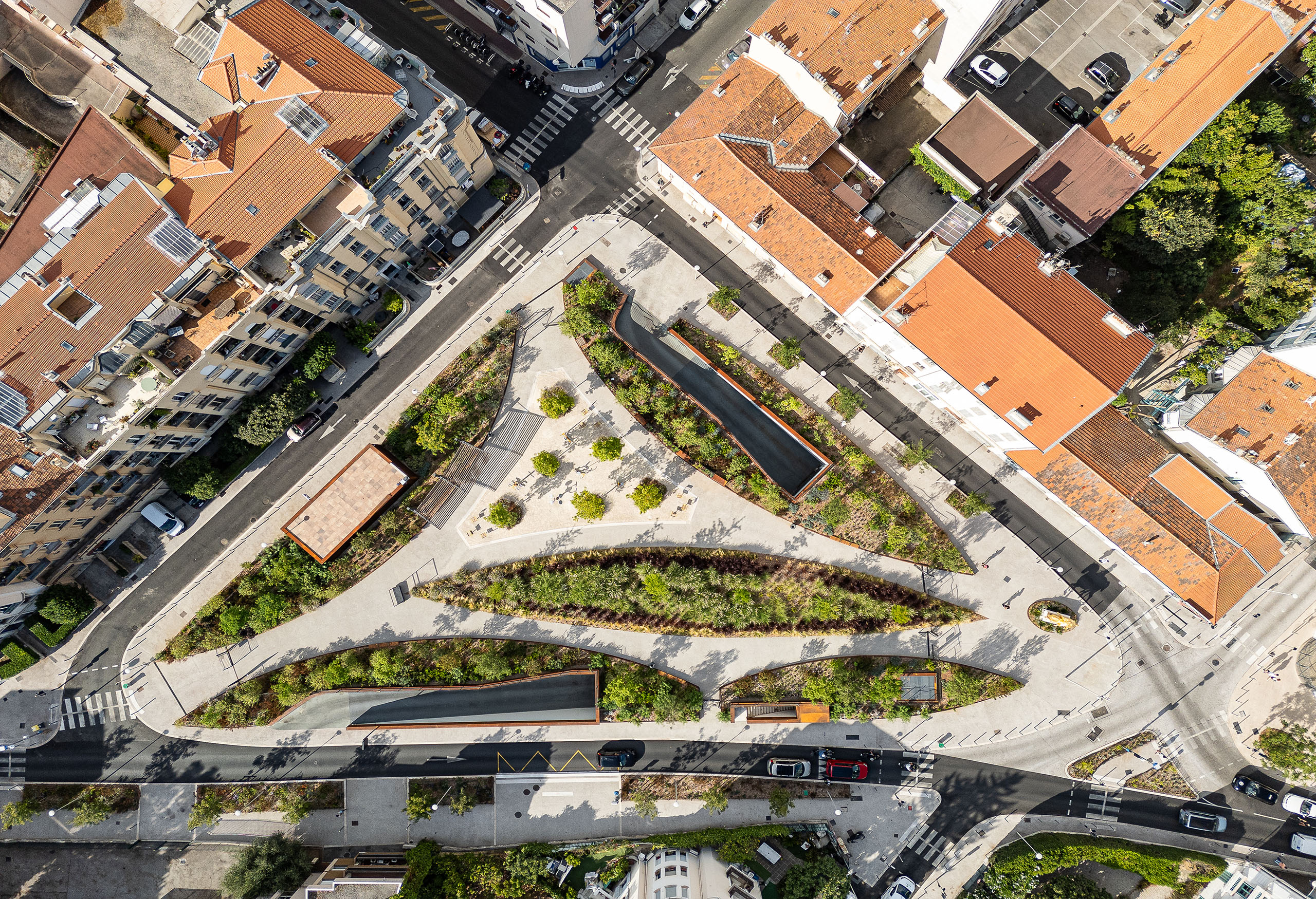 erades-bouzat-architectes-nice-parking-jardin